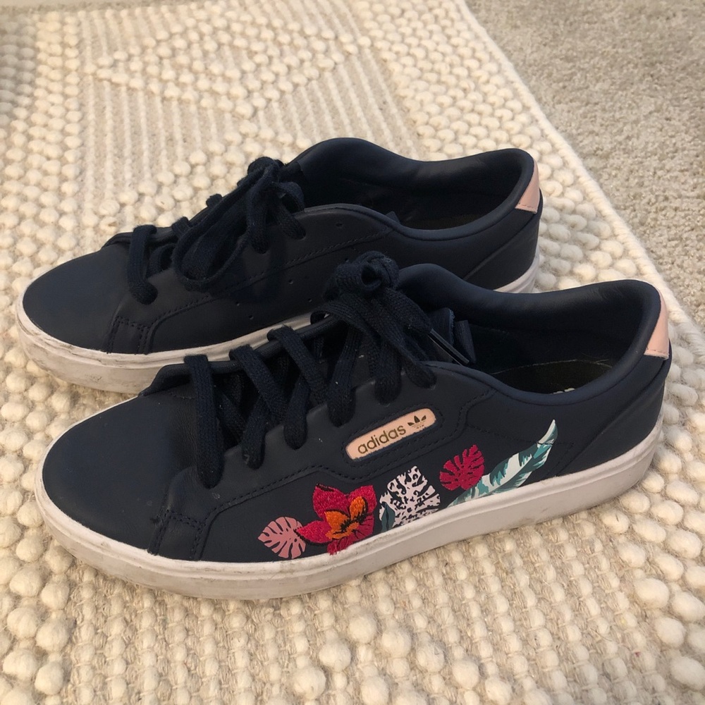 Adidas shoes, great condition, only worn twice, size 7!